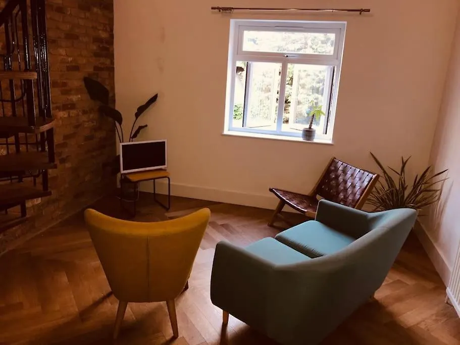 Stylish New Listing! Free Parking, Trendy Location Apartment London United Kingdom